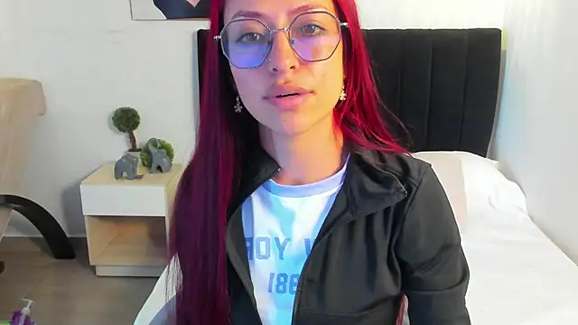 Scarlett  bell online show from 09-19-25, 01:34