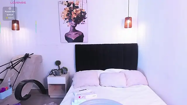 Scarlett  bell online show from 09-24-25, 01:36