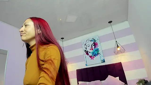 Scarlett  bell online show from 11-05-25, 01:22