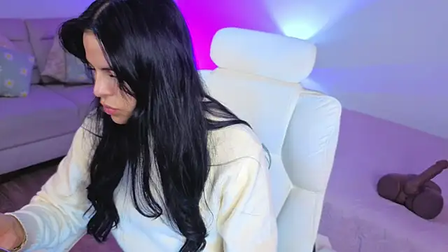 Eliie Ruizz online show from 04-22-26, 04:04