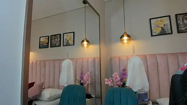 Annie karlsson   online show from 10-31-25, 03:51