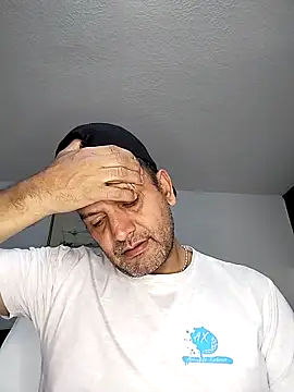 RogueTraveler online show from 10-31-25, 03:29