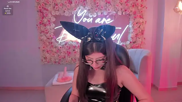 AmberFarrell online show from 02-18-25, 07:52