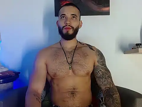 Snapshot of Morgann_jones chatting on 05-28-26, 01:52 Morgann jones online show from 05-28-26, 01:52