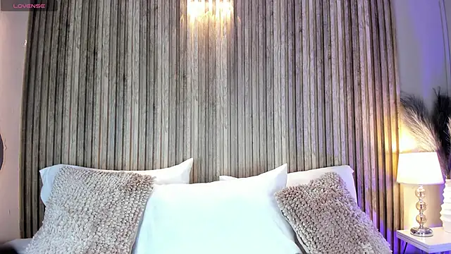 HannaPaola online show from 12-16-25, 10:37