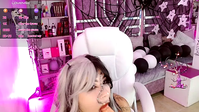 AliceWalker 11 online show from 11-01-25, 05:37