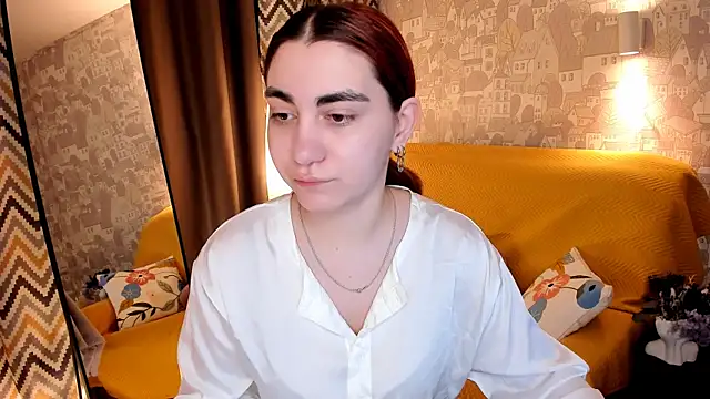 hannacheekss  online show from 06-05-26, 02:07