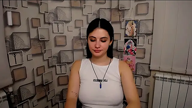 Snapshot of AliceSexyyy_ chatting on 10-08-25, 09:40 AliceSexyyy online show from 10-08-25, 09:40