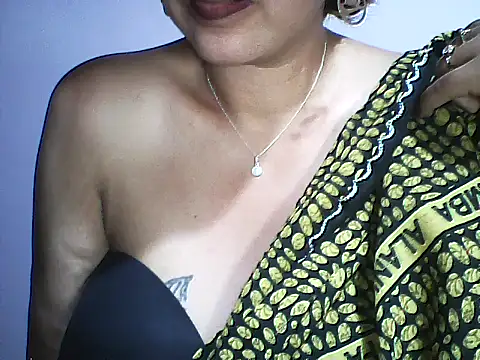 layanah12 online show from 12-24-24, 07:22