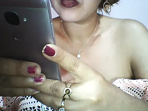 layanah12 online show from 01-04-25, 03:07