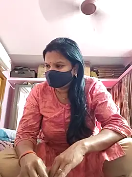 Snapshot of Lilly-queen chatting on 03-18-25, 11:08 Lilly-queen online show from 03-18-25, 11:08