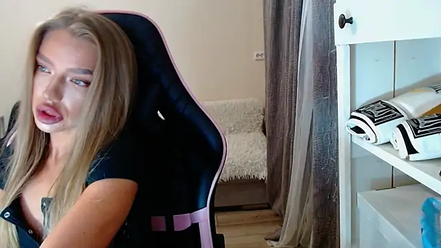 lonely dreamm online show from 12-11-24, 06:47