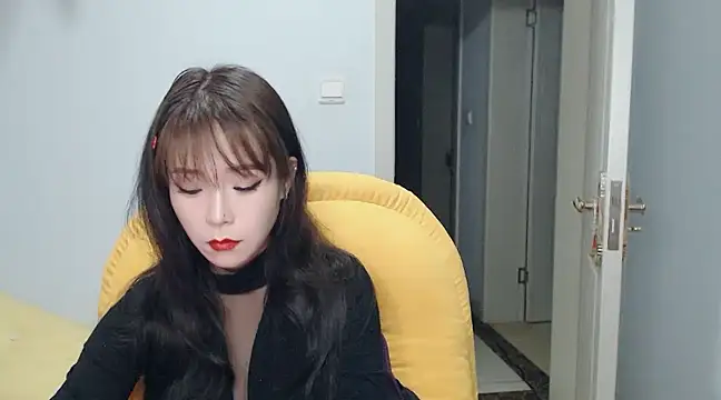 Snapshot of SuSushi728 chatting on 03-02-25, 03:37 SuSushi728 online show from 03-02-25, 03:37