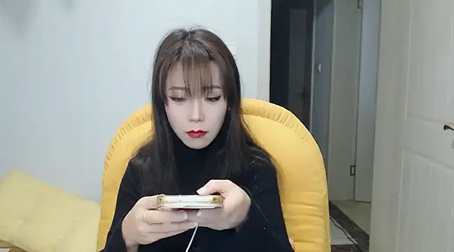 Snapshot of SuSushi728 chatting on 03-15-25, 07:05 SuSushi728 online show from 03-15-25, 07:05