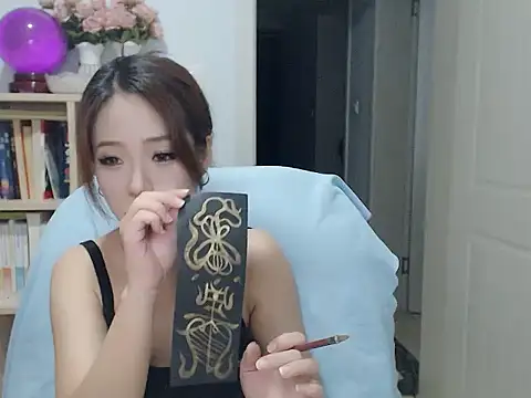 Snapshot of SuSushi728 chatting on 09-25-25, 06:00 SuSushi728 online show from 09-25-25, 06:00