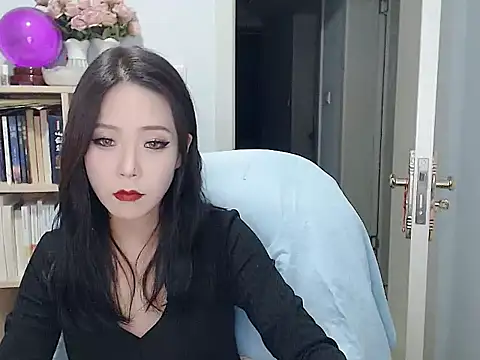 Snapshot of SuSushi728 chatting on 12-22-25, 03:20 SuSushi728 online show from 12-22-25, 03:20