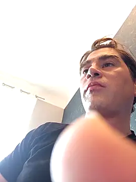 Snapshot of ElyasMatt chatting on 03-11-26, 12:33 ElyasMatt online show from 03-11-26, 12:33