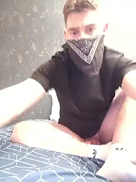 Snapshot of ElyasMatt chatting on 05-19-26, 02:51 ElyasMatt online show from 05-19-26, 02:51
