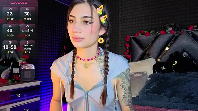 Snapshot of SolBeaumont1 chatting on 03-04-26, 10:38 SolBeaumont1 online show from 03-04-26, 10:38