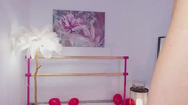 lylylovesyou online show from 02-17-25, 09:56