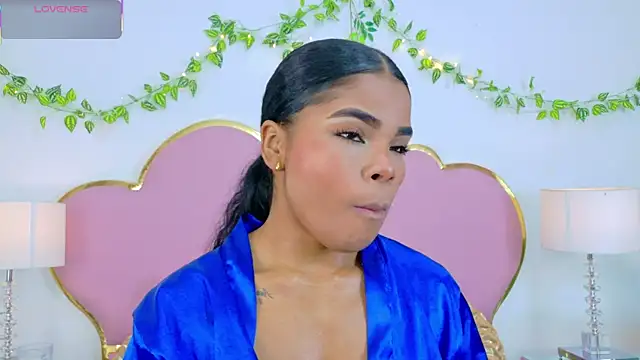 NahiaraReina online show from 10-28-25, 12:52