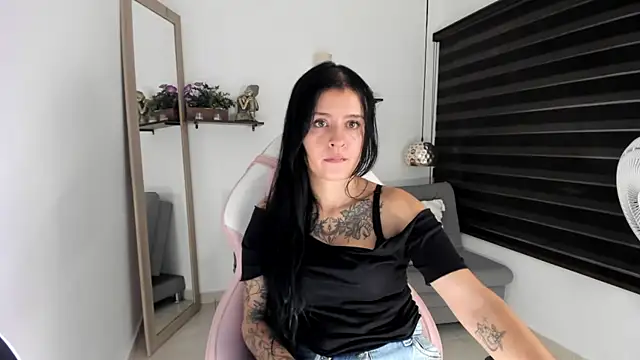 yenny garcia online show from 07-27-26, 06:15