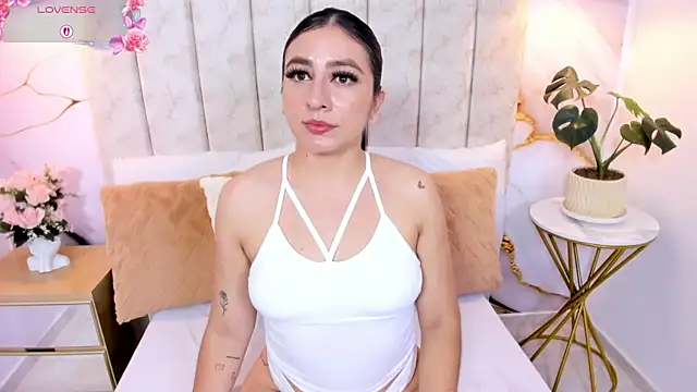 LauraSmith-01 online show from 03-18-26, 08:12