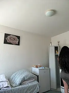 charris stefannia online show from 04-28-26, 10:09