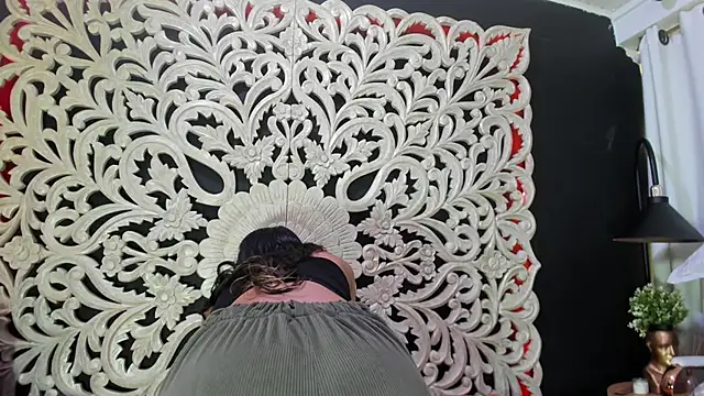 Snapshot of Mindy_sweety chatting on 12-22-25, 12:02 Mindy sweety online show from 12-22-25, 12:02