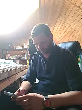 Snapshot of Augsburgfun chatting on 02-08-25, 10:39 Augsburgfun online show from 02-08-25, 10:39