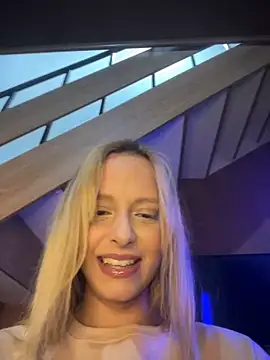 Bellahcha online show from 04-21-26, 01:42