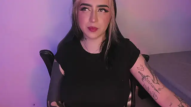 AnnikaMerliahh  online show from 11-13-25, 03:38