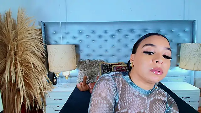 EileenBenzon online show from 02-24-25, 06:04