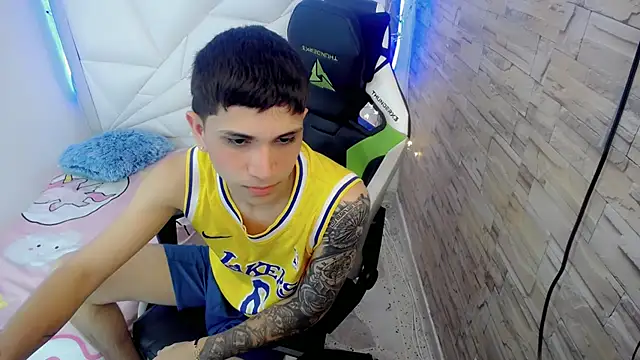 Brayan lopezz online show from 01-17-25, 01:24