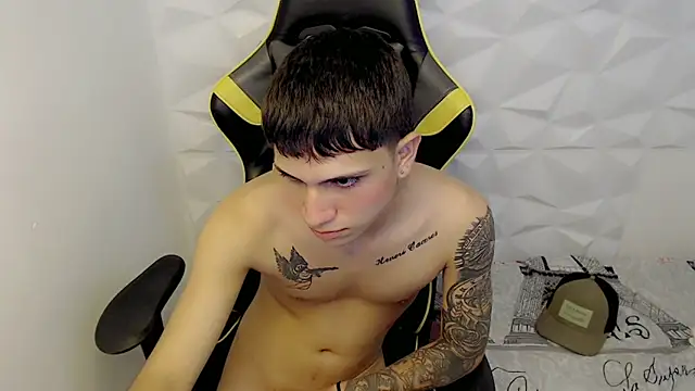 Brayan lopezz online show from 01-25-25, 03:52