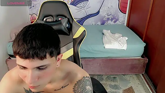 Brayan lopezz online show from 01-28-25, 03:57