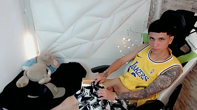 Brayan lopezz online show from 02-04-25, 03:47