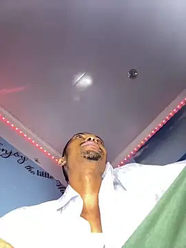 Snapshot of BlueIceCube chatting on 01-11-25, 12:07 BlueIceCube online show from 01-11-25, 12:07