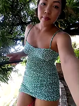 sweet outdoor charm online show from 12-18-24, 06:35