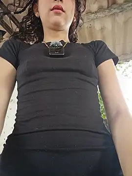 sweet outdoor charm online show from 07-23-26, 02:37