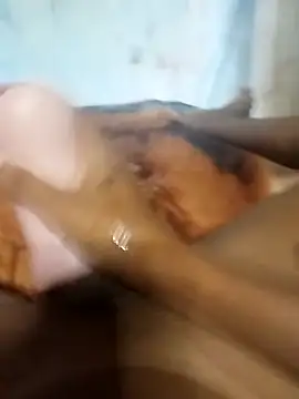 Snapshot of Branquinho_Goxtoso chatting on 11-28-25, 05:48 Branquinho Goxtoso online show from 11-28-25, 05:48