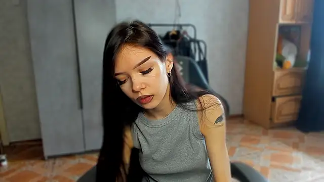 Snapshot of SweetyDeviliya chatting on 05-12-26, 08:44 SweetyDeviliya online show from 05-12-26, 08:44