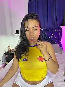 Snapshot of Rousse_blue chatting on 06-18-26, 03:51 Rousse blue online show from 06-18-26, 03:51