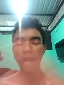 Reynold2608 online show from 04-11-26, 04:33