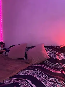 Nina-Chick777 online show from 02-10-25, 08:42