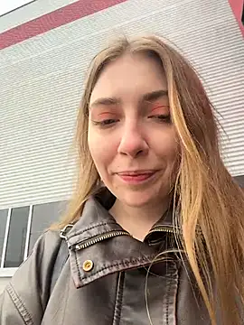 Sunny   Bunny online show from 03-18-26, 08:06