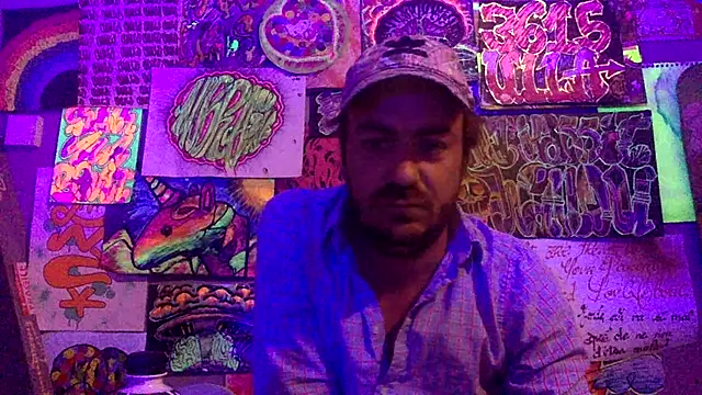 Snapshot of 3615_ULLA chatting on 05-12-26, 08:17 3615 ULLA online show from 05-12-26, 08:17