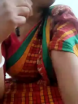 Snapshot of Priya_2222 chatting on 02-03-25, 04:41 Priya 2222 online show from 02-03-25, 04:41
