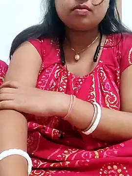 Snapshot of Priya_2222 chatting on 02-08-25, 06:12 Priya 2222 online show from 02-08-25, 06:12