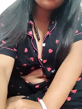 Snapshot of Priya_2222 chatting on 02-16-25, 04:32 Priya 2222 online show from 02-16-25, 04:32
